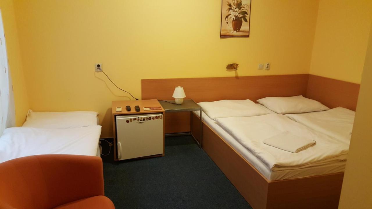 Lehar Panzio Bed & Breakfast โคมาร์โน ภายนอก รูปภาพ